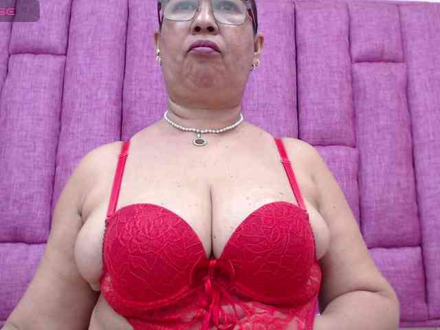 MilfPleasure1 webcam