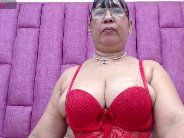 MilfPleasure1 webcam