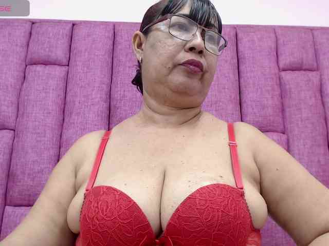 MilfPleasure1 webcam