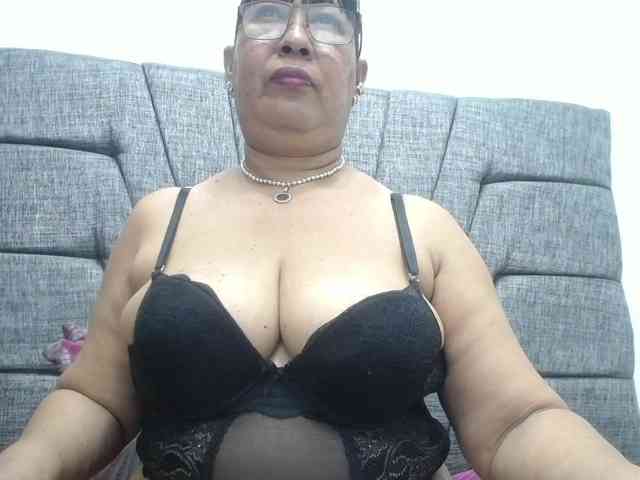 MilfPleasure1 webcam