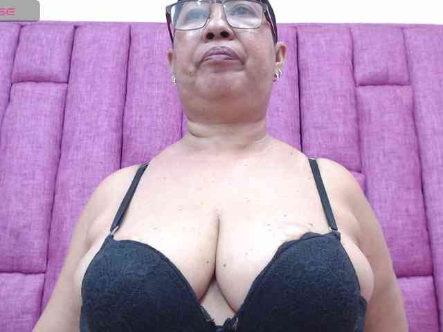 MilfPleasure1 webcam