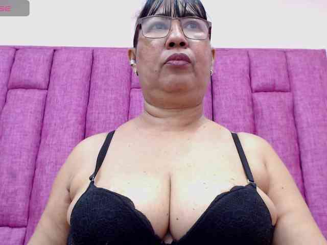 MilfPleasure1 webcam