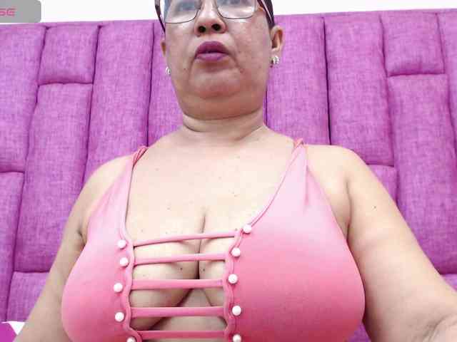 MilfPleasure1 webcam