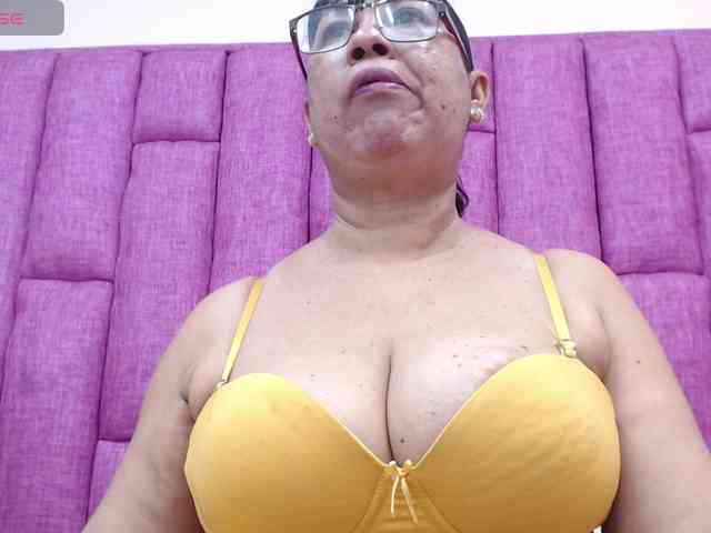 MilfPleasure1 webcam