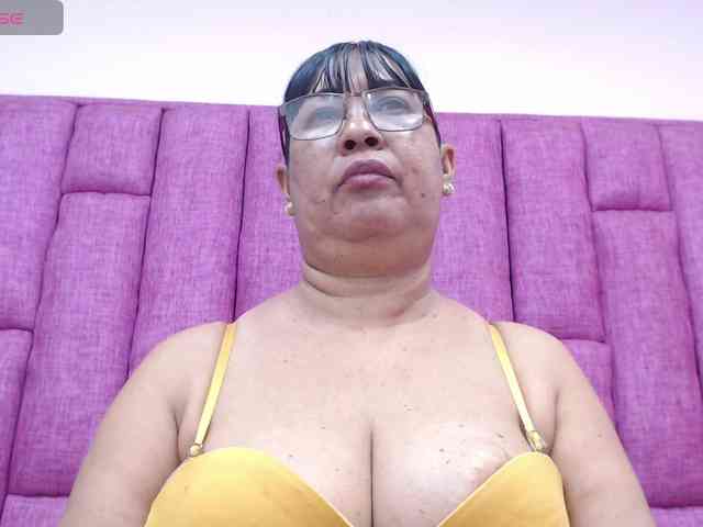 MilfPleasure1 webcam