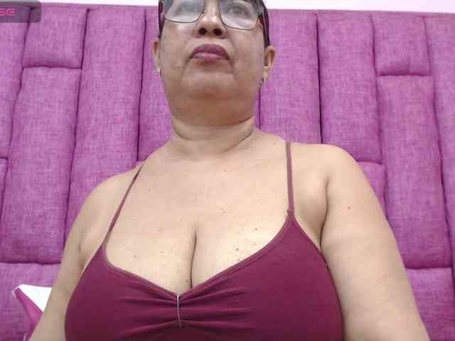 MilfPleasure1 webcam