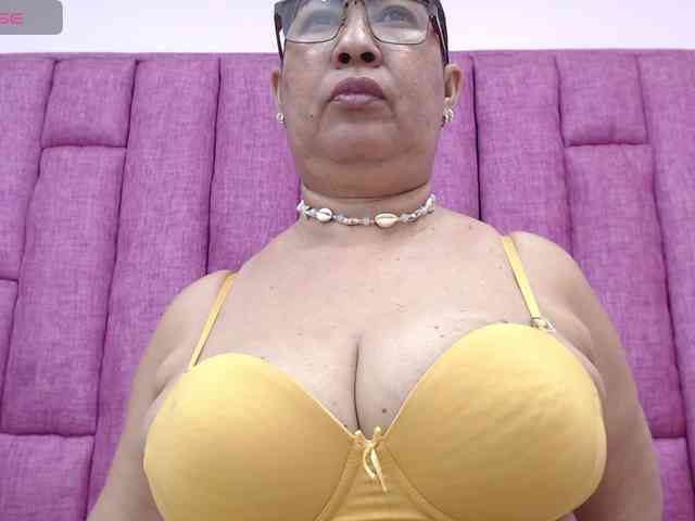 MilfPleasure1 webcam