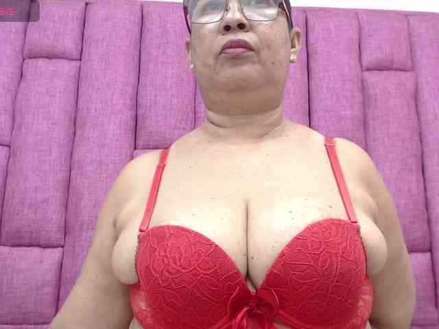 MilfPleasure1 webcam