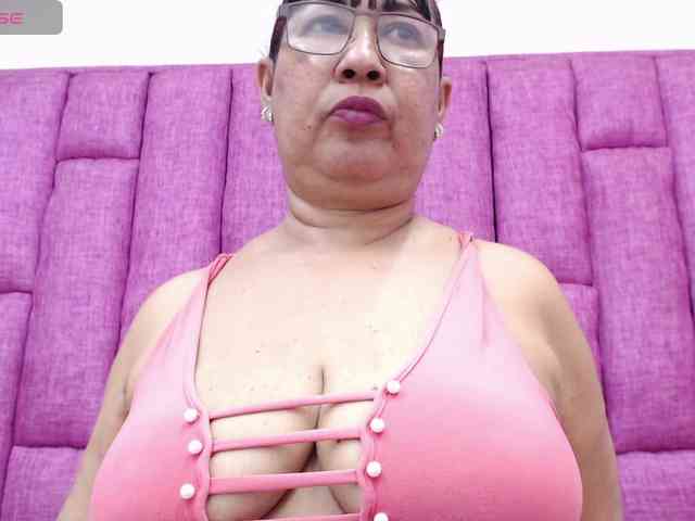 MilfPleasure1 webcam
