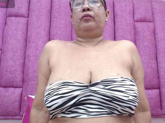 MilfPleasure1 webcam