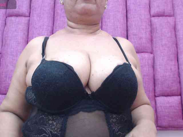 MilfPleasure1 webcam