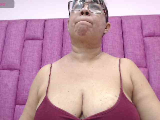 MilfPleasure1 webcam