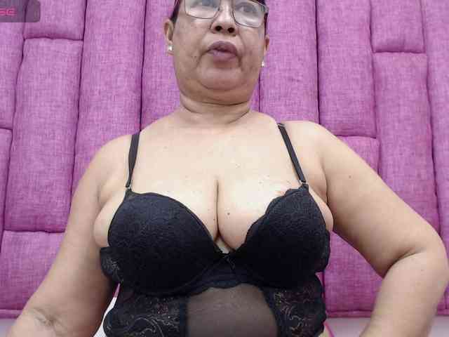 MilfPleasure1 webcam