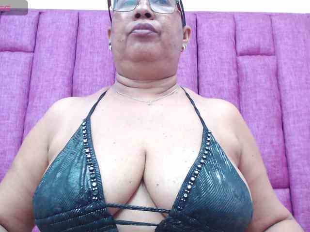 MilfPleasure1 webcam