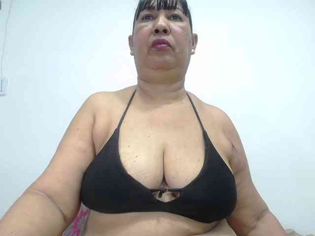 MilfPleasure1 webcam