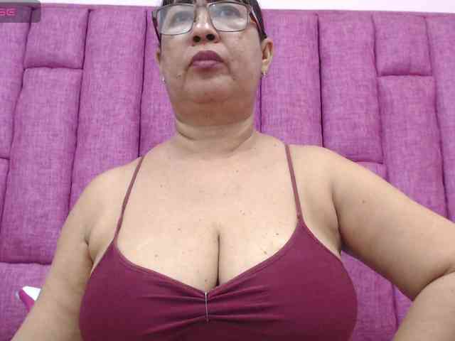 MilfPleasure1 webcam