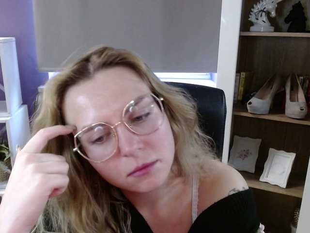 soft-zoey's BongaCams show and profile