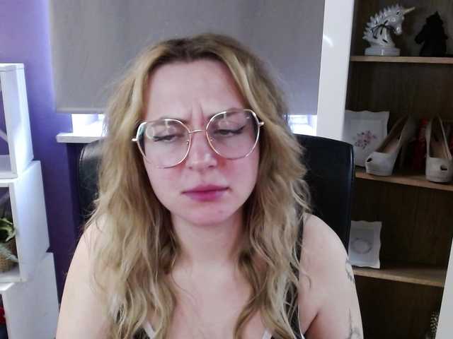 soft-zoey's BongaCams show and profile