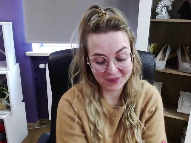 soft-zoey Live Cam on BongaCams