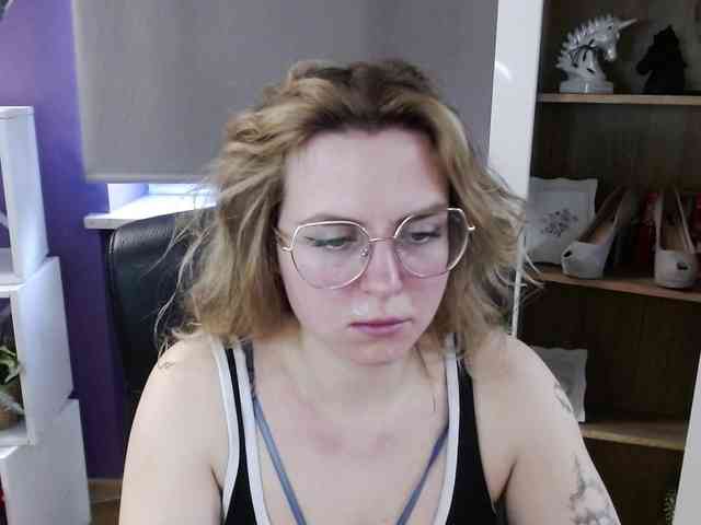 Soft-Zoey webcam
