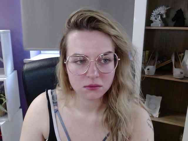 Soft-Zoey webcam