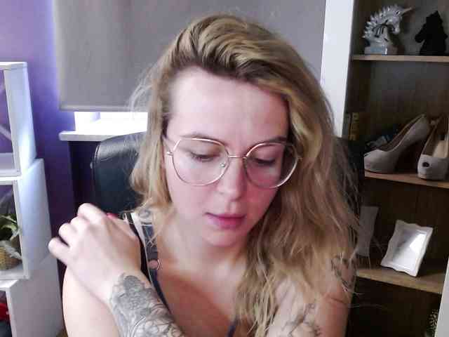 Soft-Zoey webcam