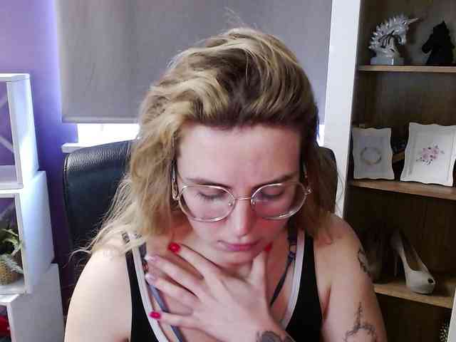 Soft-Zoey webcam