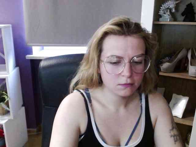 Soft-Zoey webcam