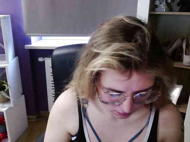 Soft-Zoey webcam