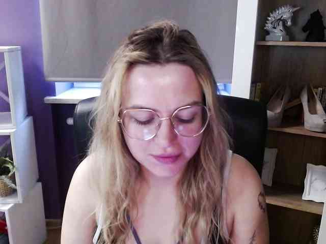 Soft-Zoey webcam