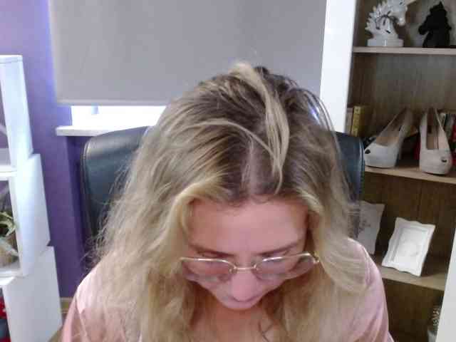 Soft-Zoey webcam