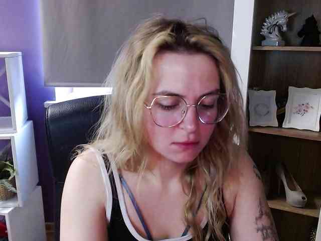 Soft-Zoey webcam