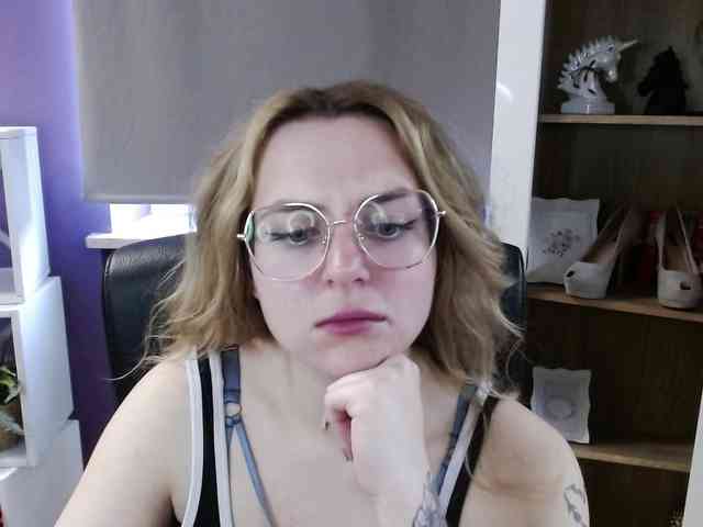 Soft-Zoey webcam