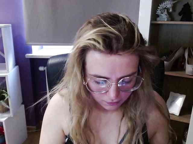 Soft-Zoey webcam