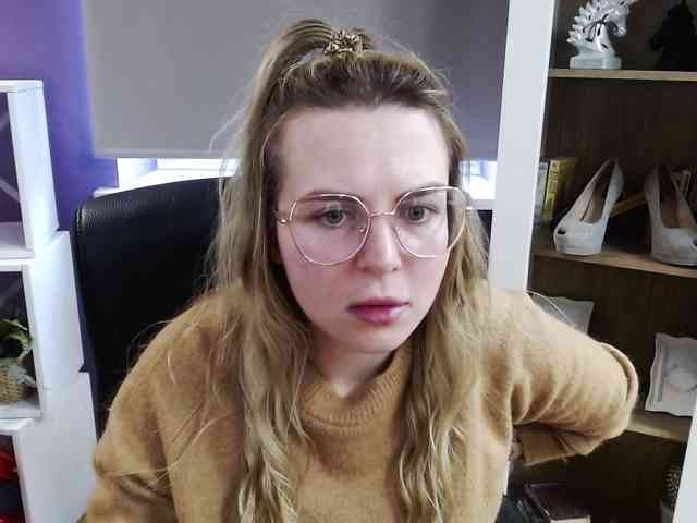 soft-zoey Live Webcam on BongaCams