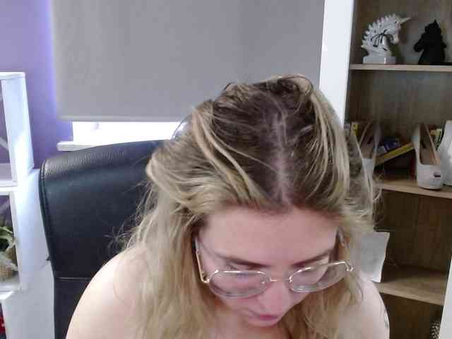 Soft-Zoey webcam