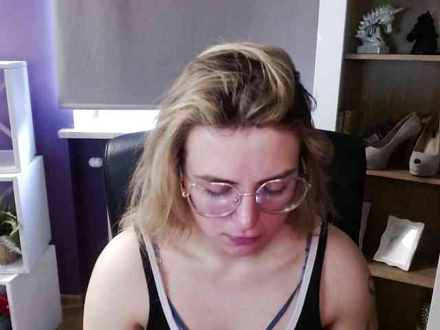 Soft-Zoey webcam