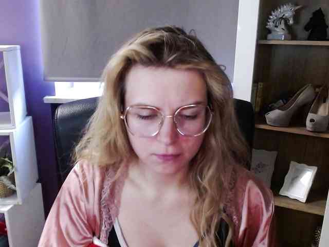 Soft-Zoey webcam