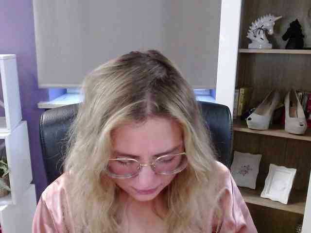 Soft-Zoey webcam