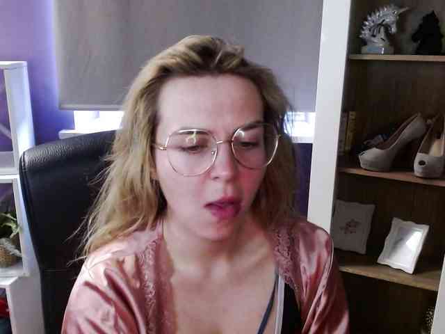 Soft-Zoey webcam