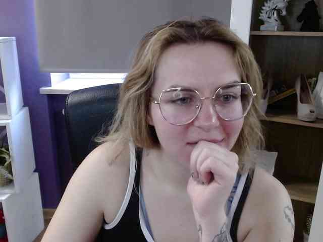 Soft-Zoey webcam