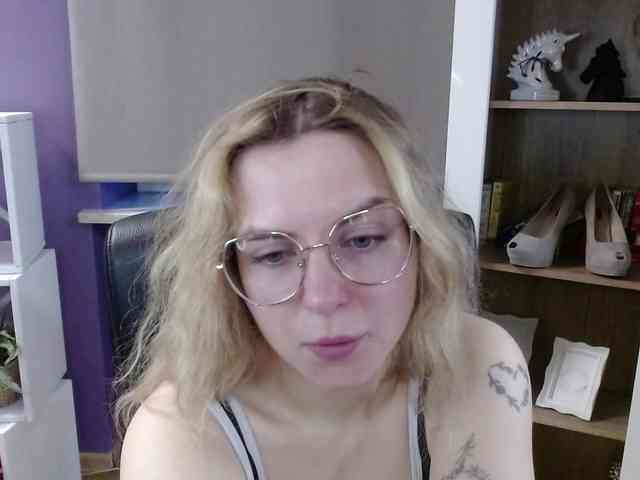 Soft-Zoey webcam