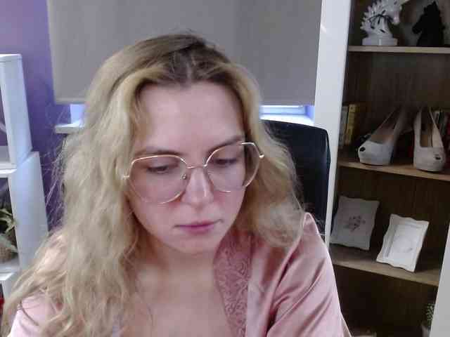 Soft-Zoey webcam