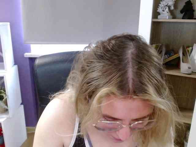 Soft-Zoey webcam