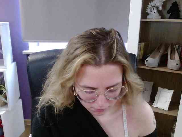 Soft-Zoey webcam