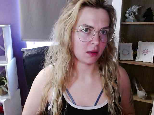 Soft-Zoey webcam