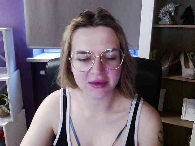 Soft-Zoey webcam