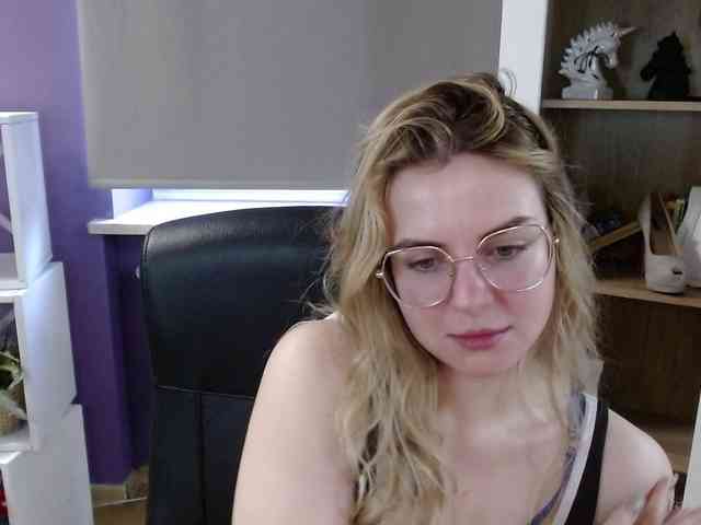 Soft-Zoey webcam