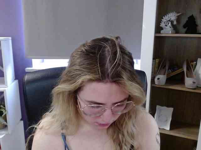 Soft-Zoey webcam