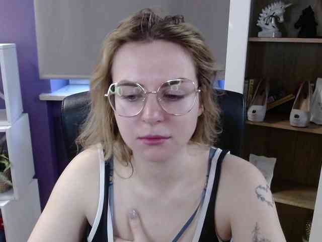 Soft-Zoey webcam